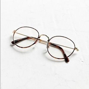 Urban Outfitters Kendall Round Readers